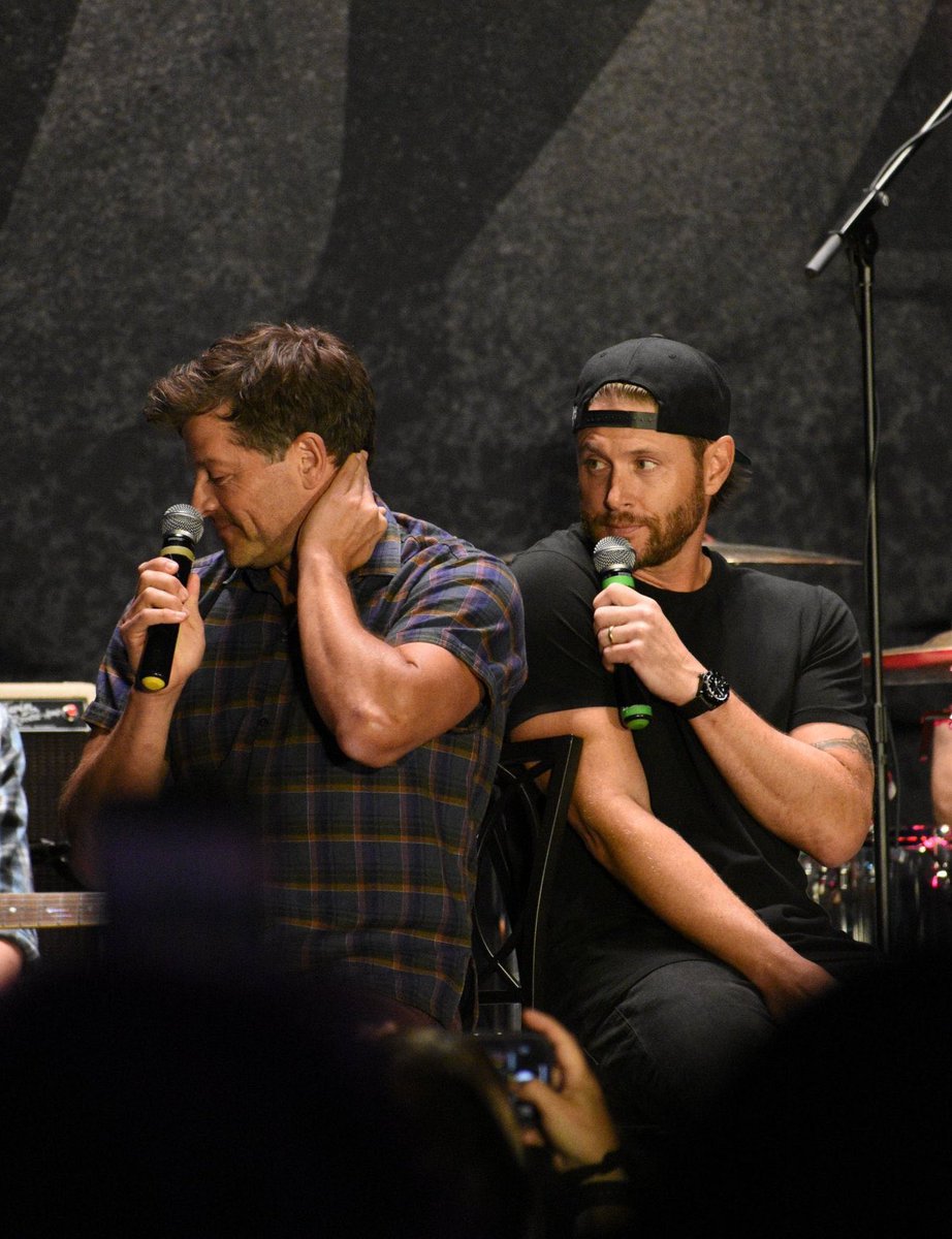 jacklescollins's tweet photo. honestly not even really over whatever they were doing here lol https://t.co/OgBMHVgVPh