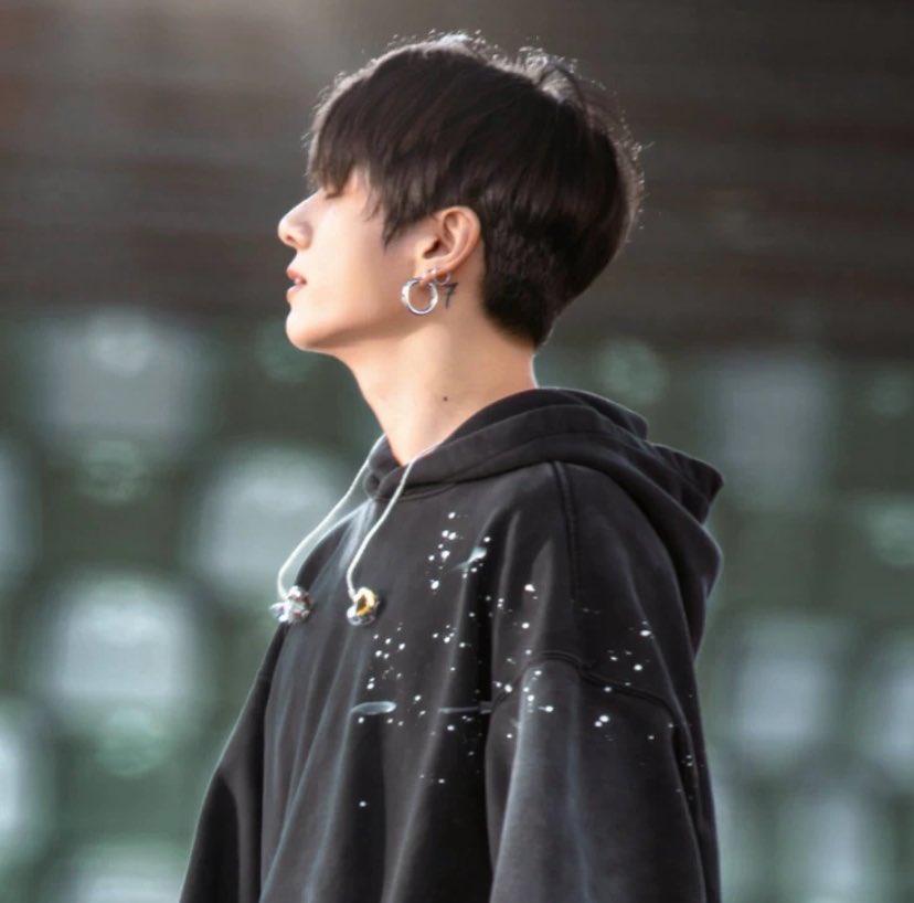 jungkookmoonn's tweet photo. the most prettiest and handsome side profile https://t.co/mTZNMm6ADV