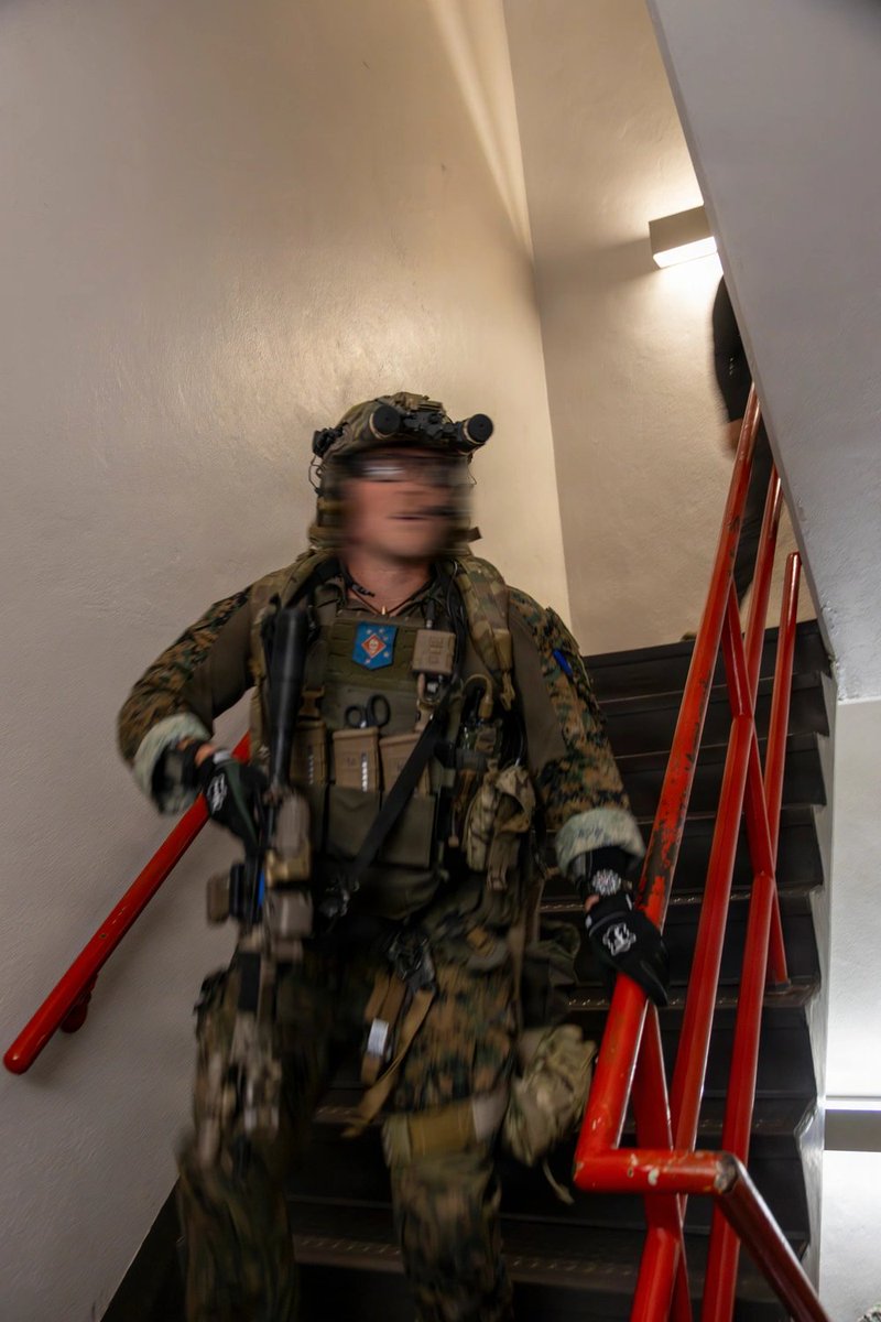 GS5913's tweet photo. MARSOC conducts raid training during RAVEN
https://t.co/aBZmXkPEaH https://t.co/psTpC32l6l
