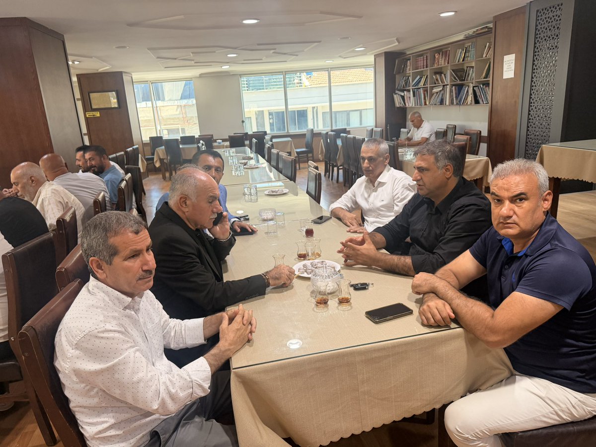 aliacarav's tweet photo. Cumhuriyet Halk Partisi İstanbul İl Başkan Yardımcımız Sayın Zeki Şen, Cumhuriyet Halk Partisi Sultangazi İlçe meclis üyemiz merhum İsmail AKKAYA’nın taziyesine katılarak ailesine, yakınlarına ve sevenlerine başsağlığı ile sabır dileklerini iletti.

Merhuma Allah’tan rahmet; ailesine, yakınlarına ve tüm örgütümüze bir kez daha sabır ve başsağlığı diliyoruz.🤲🤲🤲
@zeki_sen1 
@erkan_narsap 
@gurseltekin34 
@herkesicinCHP 
@Chp