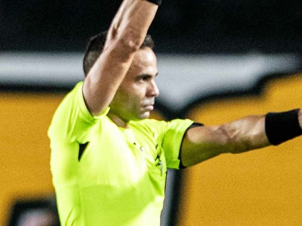 Ecvsulamericano's tweet photo. VITÓRIA PERDEU 3PTS✅
VITÓRIA PERDEU 2 ZAGUEIROS ✅
VITÓRIA DEVE LEVAR MULTA✅
JOGADORES DEVEM LEVAR MULTA ✅

E O ARBITRO? VAI ACONTECER ND

APENAS MAIS VEZ CBF ASSUME ERRO E NADA ACONTECE!!!!!!! https://t.co/tLTaYzpqkX