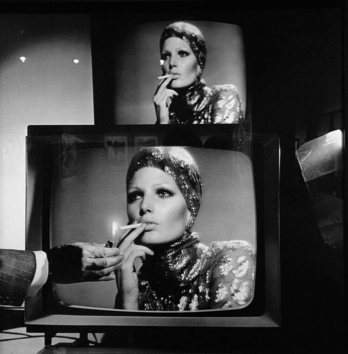 ccequioa's tweet photo. who is the greatest fashion photographer of all time and why is it helmut newton https://t.co/lsJVcBeeUt