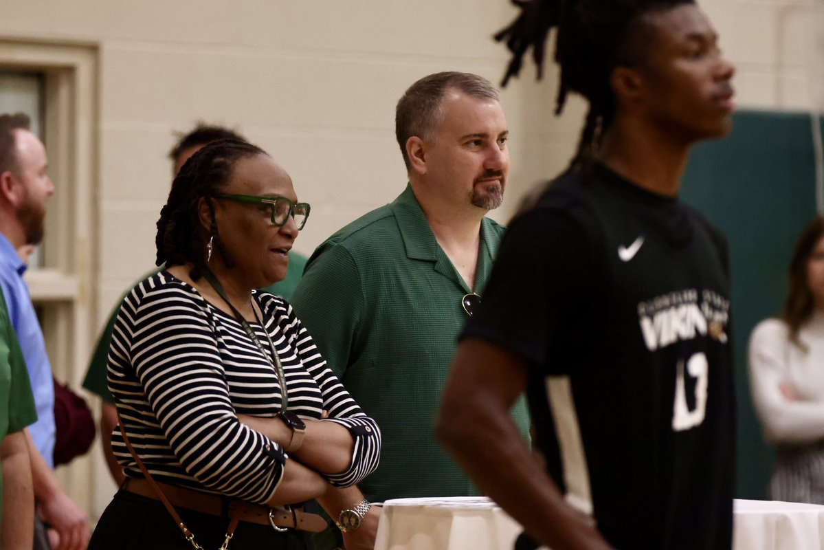 CSU_Athletics's tweet photo. Thanks to our @CLE_State Campus Partners for stopping by @csu_basketball & @CSU_WBasketball practice this summer!
See ya in the @wolsteincenter this season😉
#GoVikes | #CleState https://t.co/Psar7vulMI