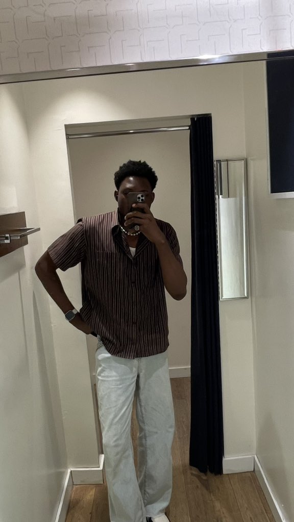 jbmillenial's tweet photo. OOTD https://t.co/lVvSRqzCzM