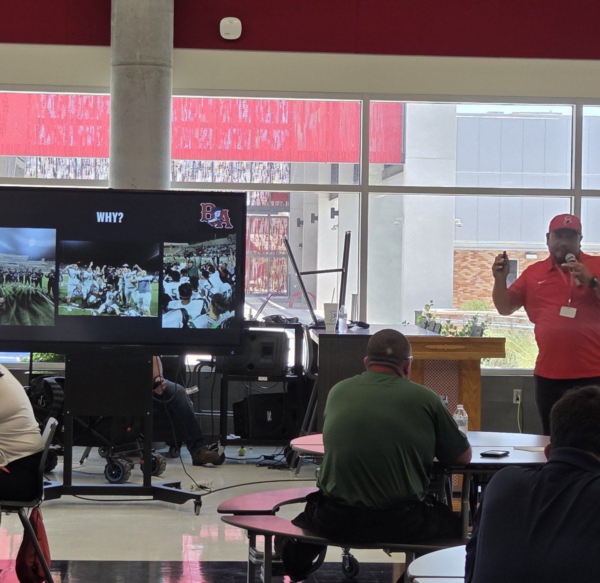 eromero_BAHS's tweet photo. Huge thanks to our AC @Coach_Fama who shared his story-it was a powerful reminder of why we do what we do.
​Holding our student-athletes to high standards in the classroom,on the field &amp; in life isn't just about winning games-it's about building relationships. 💙❤️#CampusCulture https://t.co/epbUn79p6J