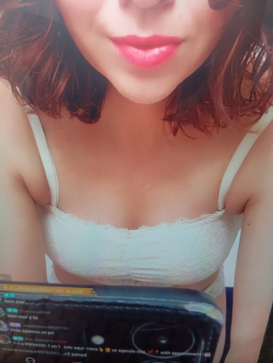 Miss_pettitte's tweet photo. Estoy en vivo I'm using Clapper. Join me now! https://t.co/aNoqBawLNu https://t.co/sZN4b0muce