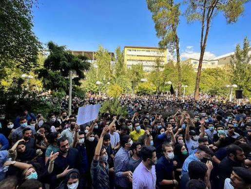 JavadDabiran's tweet photo. Regime in der Defensive
Das iranische Regime greift verstärkt zu Hinrichtungen, weil es Angst vor neuen Protesten und Volkserhebung hat. Gerade jetzt kann internationaler Druck Wirkung zeigen.
📍 Köln, Roncalliplatz
🗓 1. Aug, 14 Uhr
Gemeinsam gegen Repression und Terror. (Photo: Archive)
#IranProtests #StopExecutionsInIran #FreeIran #Köln #NCRIAlternative @dpa @koeln_de @WDRaktuell @epd_west @domradio @kna @kstade @KoelnischeR @RTLWEST @rheinischepost @ReutersIran @AFPde @AFPde @KSTA @express24 @gabonn