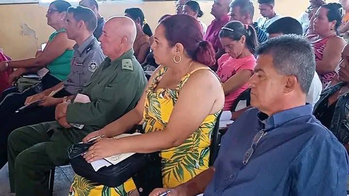 BarceloOrt92635's tweet photo. #Cuba Continúan en #ProvinciaGranma los seminarios de preparación a nivel de municipios sobre el aseguramiento político a las transformaciones económicas y sociales.
Están siendo fructíferos y aportadores intercambios  para comprender,asimilar e implementar las transformaciones. https://t.co/qg5cKz0LJl