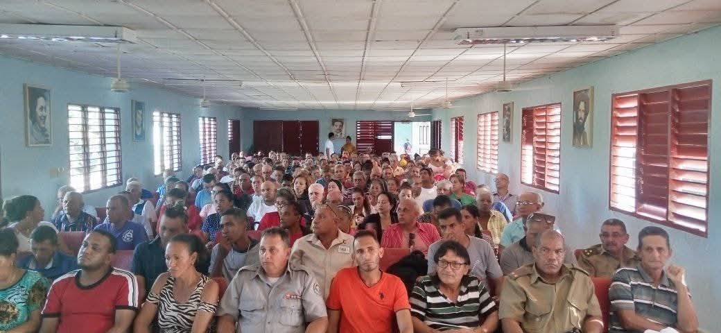 BarceloOrt92635's tweet photo. #Cuba Continúan en #ProvinciaGranma los seminarios de preparación a nivel de municipios sobre el aseguramiento político a las transformaciones económicas y sociales.
Están siendo fructíferos y aportadores intercambios  para comprender,asimilar e implementar las transformaciones. https://t.co/qg5cKz0LJl