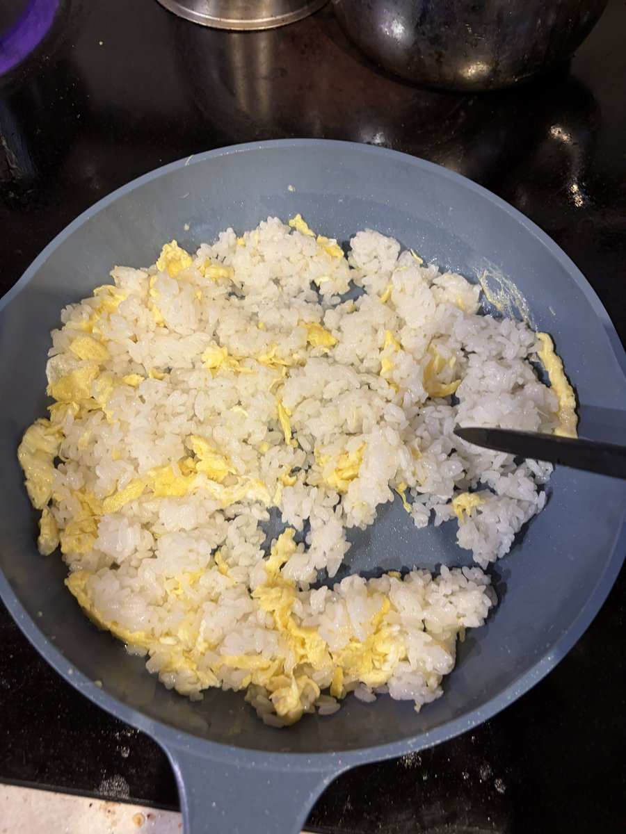 inuro's tweet photo. 今日の炒飯は炒飯の素で行かせて頂きます。ああ、懐かしい香りがする https://t.co/mIxRiyVScP
