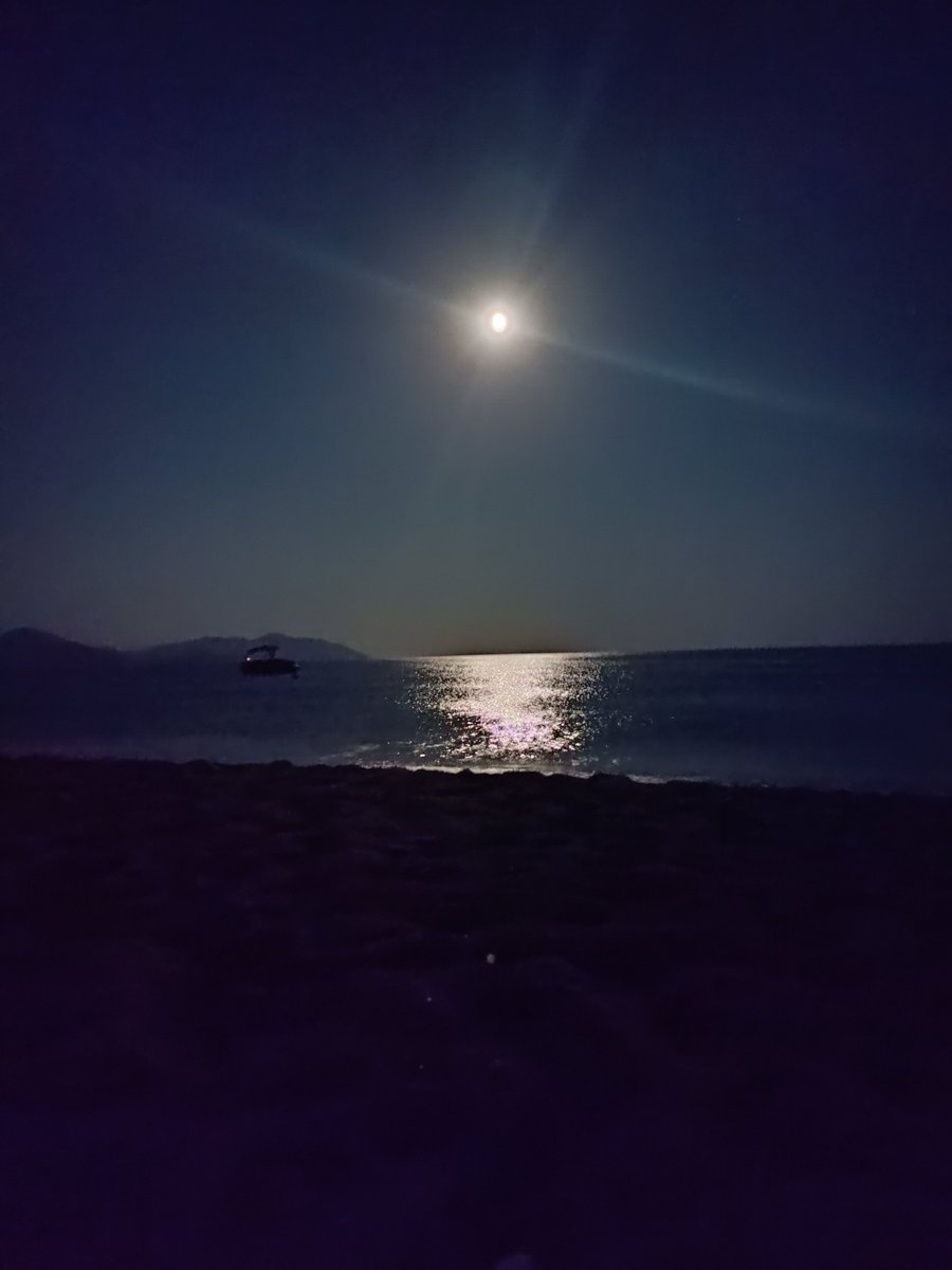 MitolojikN's tweet photo. Endymion Zeus��a yakarır bir gün: "Biliyorum ben bir ölümlüyüm. Ama Şifam’ı ve Işığım’ı buldum. Beni ayırma sevdiğimden’. Zeus yakarışlara dayanamaz ve yalnızca bir dilek hakkı verir Endymion’a. Çoban sevdiği ile geçireceği zamanı sonsuz kılabilmek için uyku diler+ https://t.co/HjIbCTQE9y