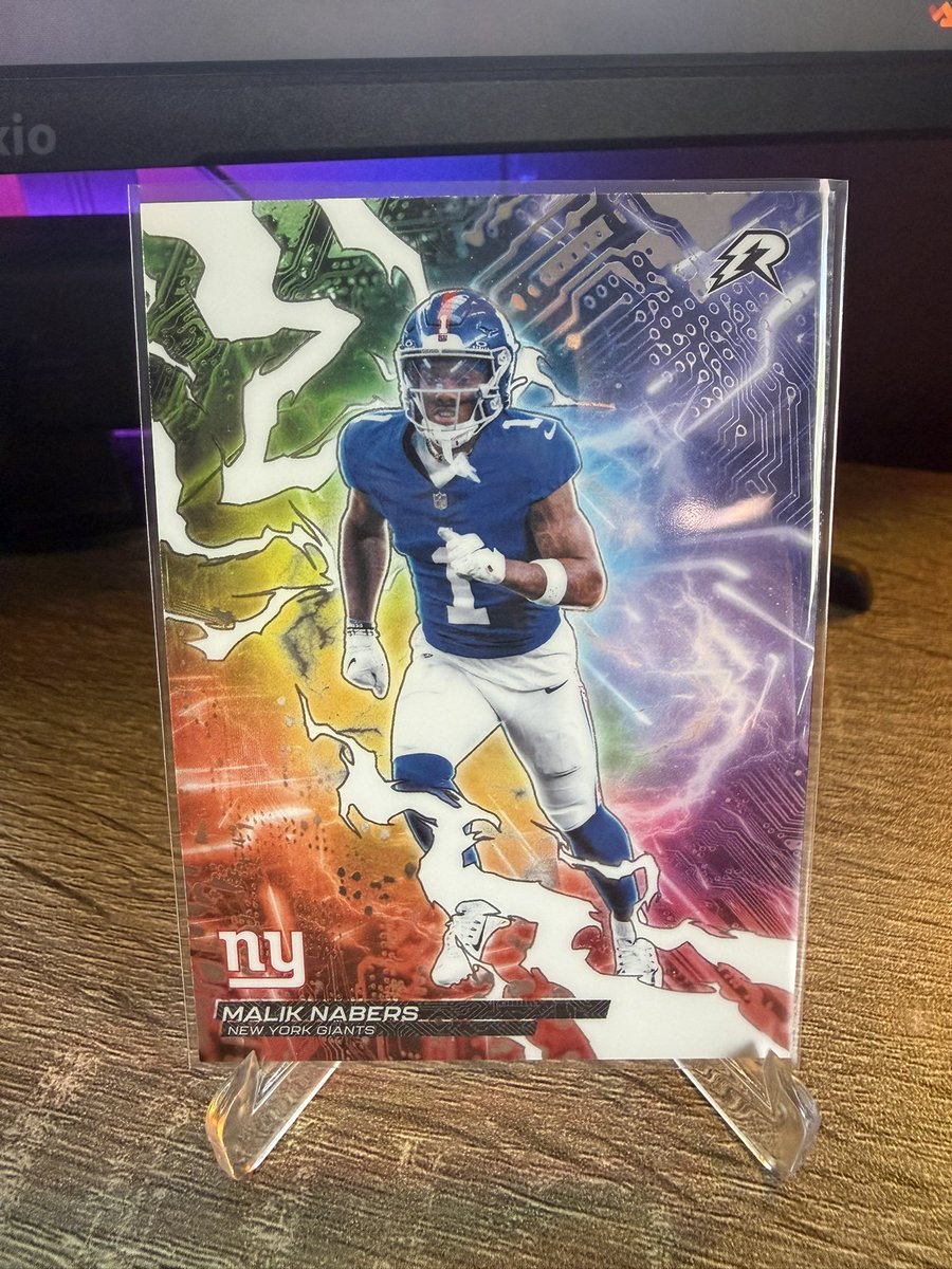 BrandonCards13's tweet photo. 2025 Topps Resurgence Football was a fun rip!  #Topps #TheHobby All of these will be listed on https://t.co/As6Jx0MwaK https://t.co/8NCmF9NXg6