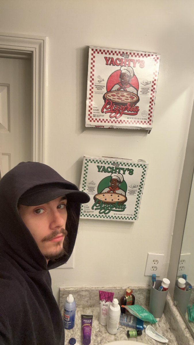 FittsBryce's tweet photo. @BIGBABYGUCCI Actual picture of the wall of my bathroom in college for some reason https://t.co/de9cyPqWBq