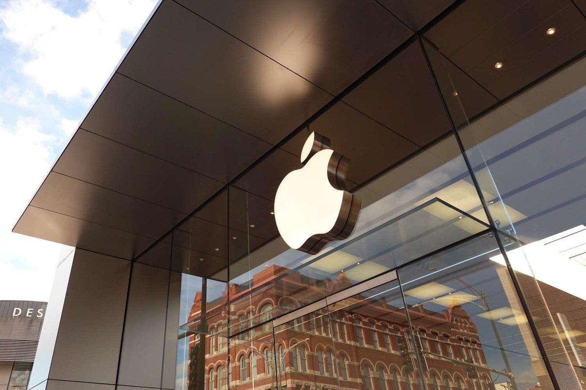 WOLF_Financial's tweet photo. APPLE $AAPL JUST REPORTED Q3 EARNINGS

• Revenue: $109.42B, beating expectations of $108.65B 🟢
• EPS: $2.02, beating expectations of $1.89 🟢
• Gross margin: 50.1%, beating expectations of 47.92%
• iPhone revenue: $54.25B, beating expectations of $53.86B
• Services revenue: $30.74B, missing expectations of $31.22B
• Mac revenue: $10.35B, beating expectations of $8.74B
• Greater China revenue: $18.82B, missing expectations of $19.67B

EPS included a $0.11 favorable impact from tariff refunds