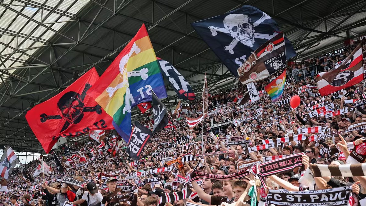 Vahiruiste's tweet photo. Le football n’appartient ni à la FIFA, ni à l’UEFA, ni aux clubs.

Il appartient à ceux qui l’ont reçu… et à ceux qui le recevront demain.

Notre responsabilité est de le transmettre en meilleur état. https://t.co/l6CcmXWZ4b