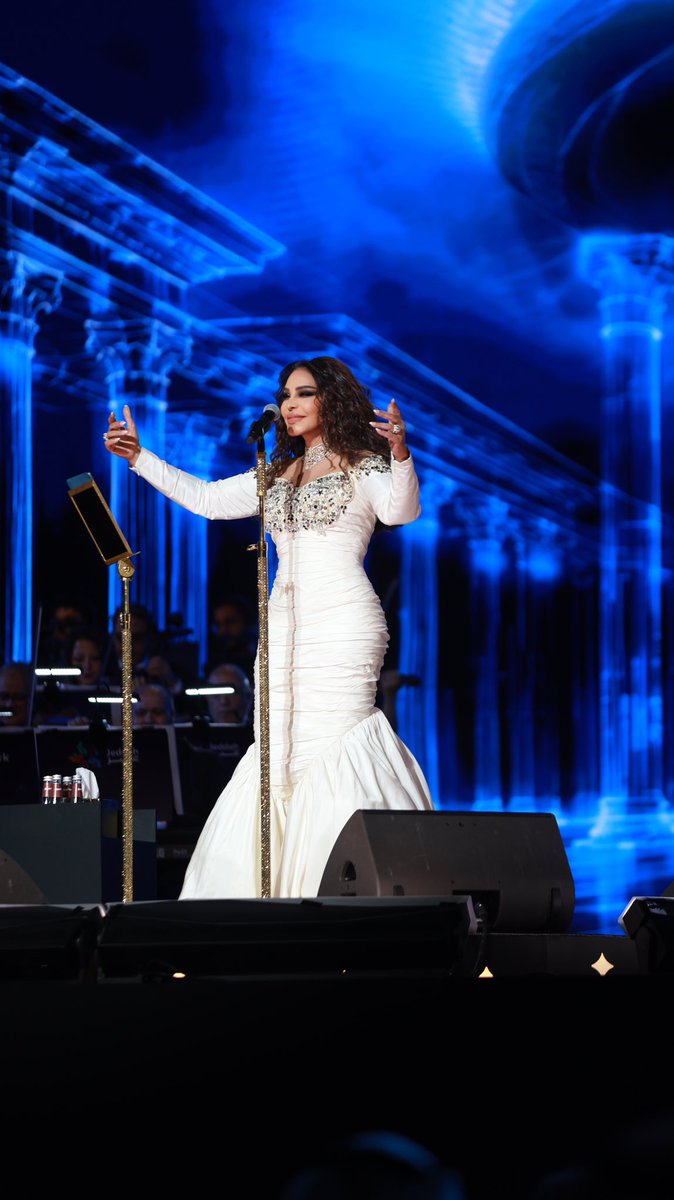 AhlamAlShamsi's tweet photo. وحشتوني يا اهل جدة 
 #احلام_في_جدة 🎻🤍 https://t.co/vWEAfIxsiB