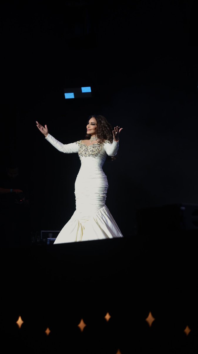 AhlamAlShamsi's tweet photo. وحشتوني يا اهل جدة 
 #احلام_في_جدة 🎻🤍 https://t.co/vWEAfIxsiB
