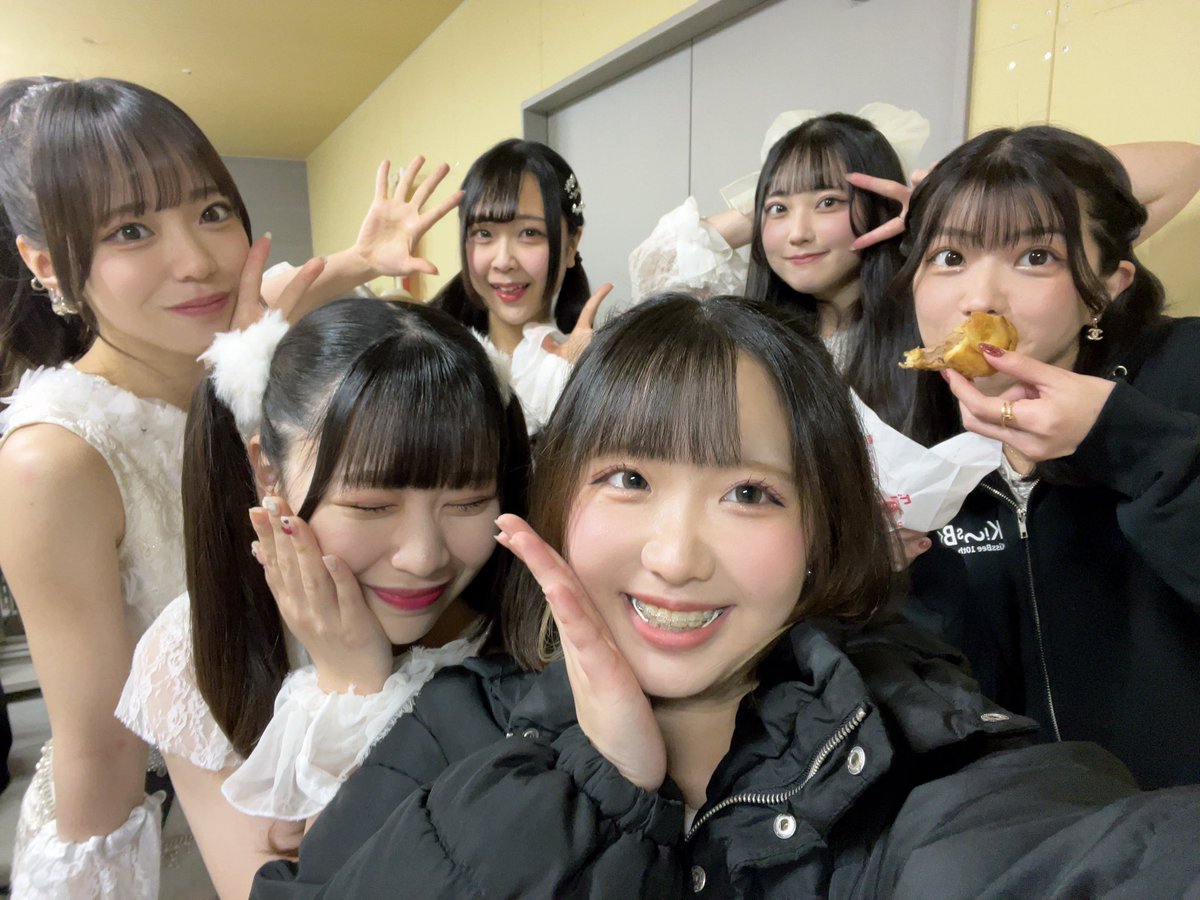 V5kaaX9's tweet photo. #KissBeeの皆さん🐝 

おはようございます☀❕❕

#中山星香 #篠原ののか 
#吉田琴音 
#小川みさき 
#松本さやこ 
#斉藤かなこ ( 8月1のライブでお披露目 )
#瀬戸くるみ ( 8月1のライブでお披露目 )

🐰🐢🐭🧸🎈🩵🤍 https://t.co/o9Lt96Lzq2