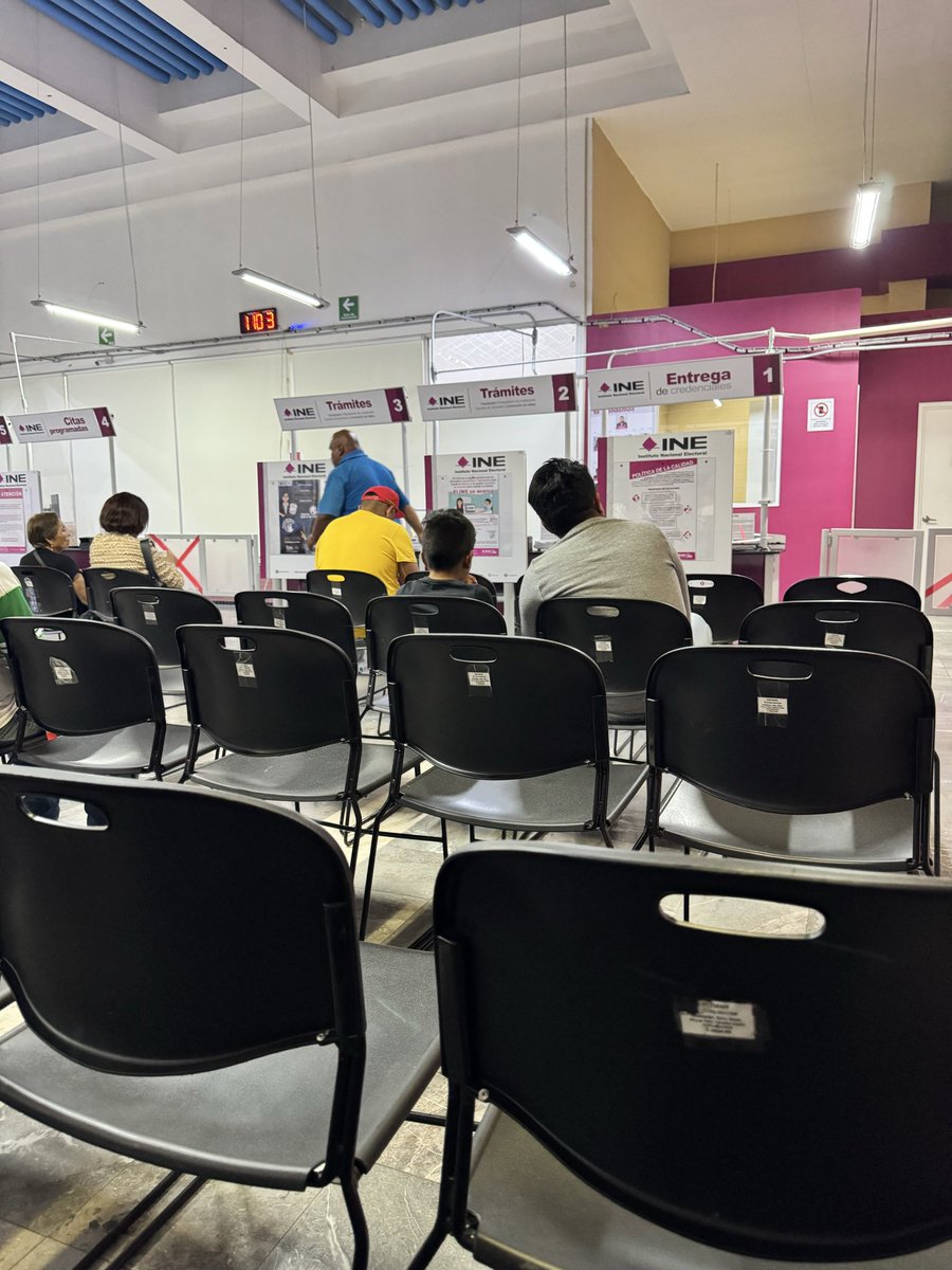 Fran2581p's tweet photo. @INEMexico así como piden presupuesto, pongan mas personal a atender los tramites en sus oficinas.  Solo un modulo atendiendo https://t.co/soDdwc2LIR