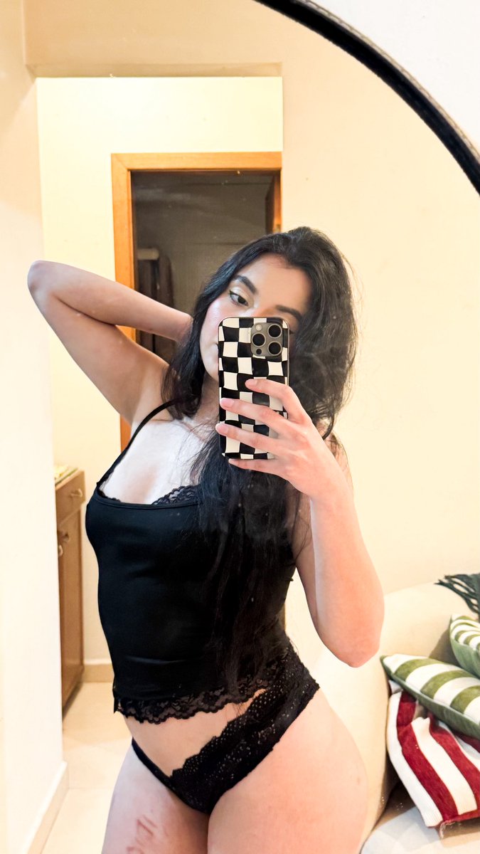 sweetemsss's tweet photo. hiiii (say it back or bad luck) https://t.co/aS9AKDHtoJ
