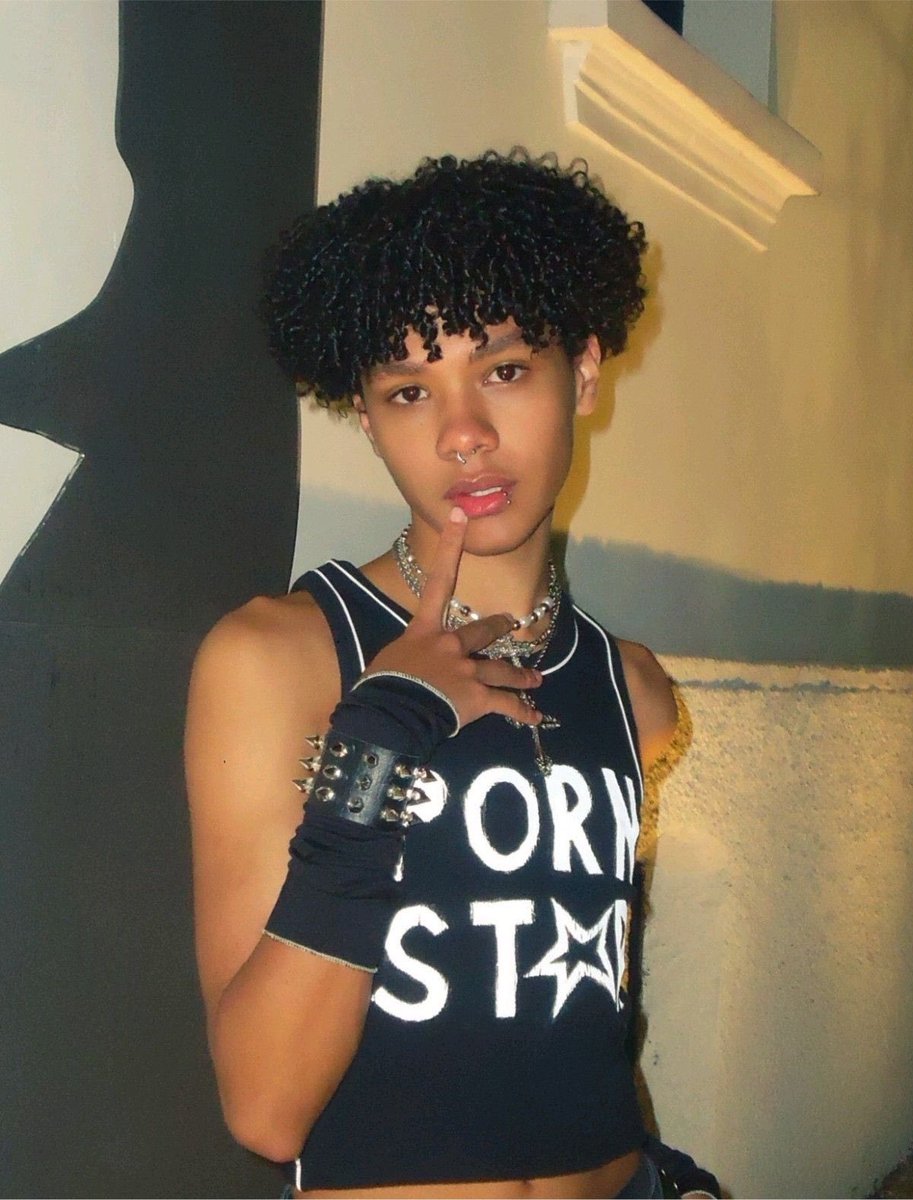 ultravitalo's tweet photo. e isso tbmm!! existem twinks negro https://t.co/cWN9UyJag8