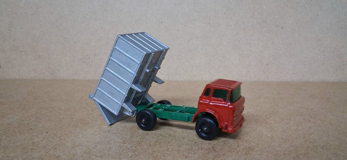 AtthisAtthis's tweet photo. Avant / Après.
GMC Tipper truck #Matchbox Series n°26
#Miniature #Restor #Restauration https://t.co/pGEYU2oxOv