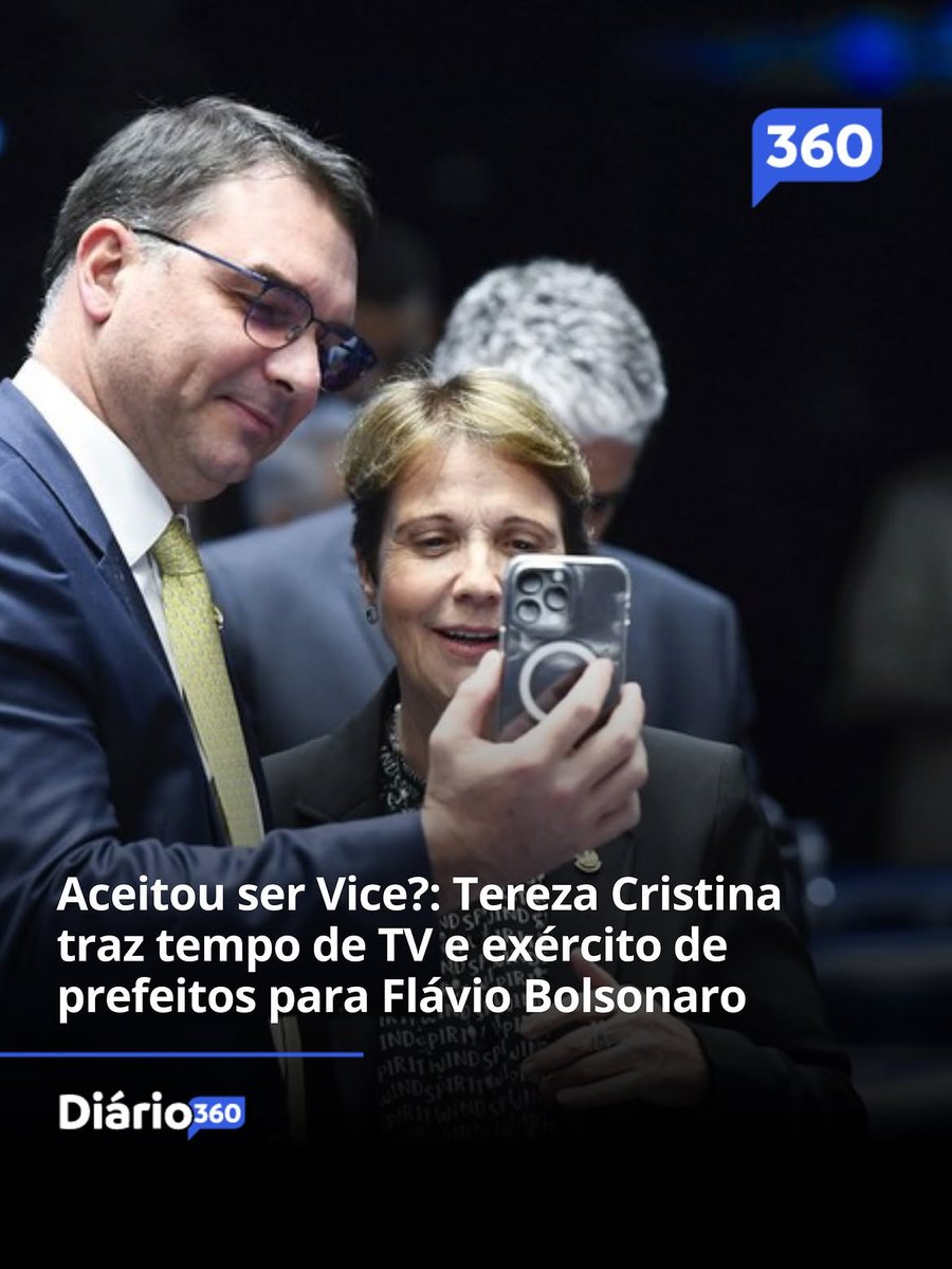 MachadoDarlon's tweet photo. A aliança estratégica entre Flávio Bolsonaro e a senadora Tereza Cristina assegura à chapa o maior tempo de propaganda no horário eleitoral gratuito de rádio e televisão, além de acesso a uma fatia bilionária do fundo partidário. Essa estrutura de comunicação em massa, viabilizada pelo peso político do Progressistas (PP) e do União Brasil, é considerada o principal trunfo da campanha para romper a bolha da internet, projetar a imagem moderada da ex-ministra da Agricultura e capilarizar a militância por meio de prefeitos e governadores aliados em todo o território nacional.

▶ Diário 360 🔰🗞