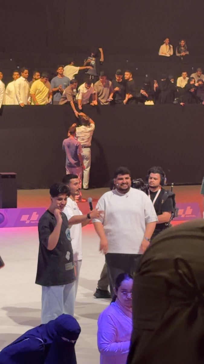 A4a1r's tweet photo. @oFLaGx وش رايك https://t.co/Dz8jWW7vRv