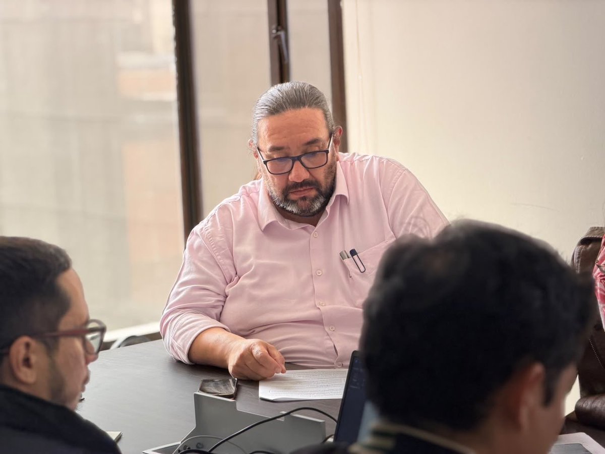 MinAgricultura's tweet photo. #AEstaHora 🔴 | En #Bogotá, 📍 el viceministro de Desarrollo Rural, @joseluenlaselva, instala la Mesa Técnica Interinstitucional y Comunitaria para el seguimiento y desarrollo de los Territorios Campesinos Agroalimentarios (#TECAM). 🍌🌱
Esta instancia (creada mediante la Resolución 149 de 2026 para reglamentar el Decreto 740 de 2024), busca articular la acción del Estado 🏛️ ordenada en el Decreto 780 de 2024 para avanzar en la planificación, reconocimiento y fortalecimiento de estos territorios. 👩🏽🌾