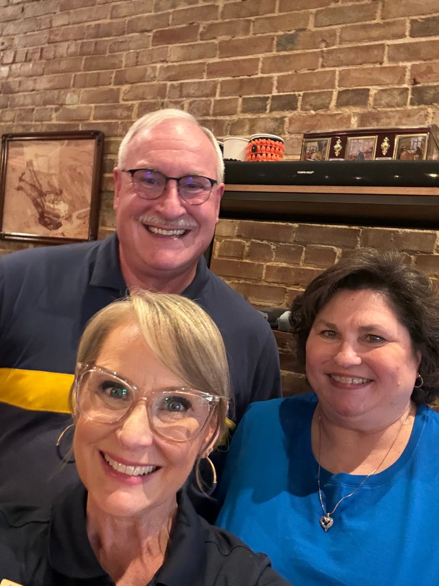raceralumni's tweet photo. Thank you to everyone who joined us in Central City! ๐๐
We loved reconnecting with alumni, sharing stories, making new friends and meeting the next generation of future Racers.
#RacerAlumni #MurrayStateUniversity #FutureRacer #RacerPride https://t.co/l01cErbDuX