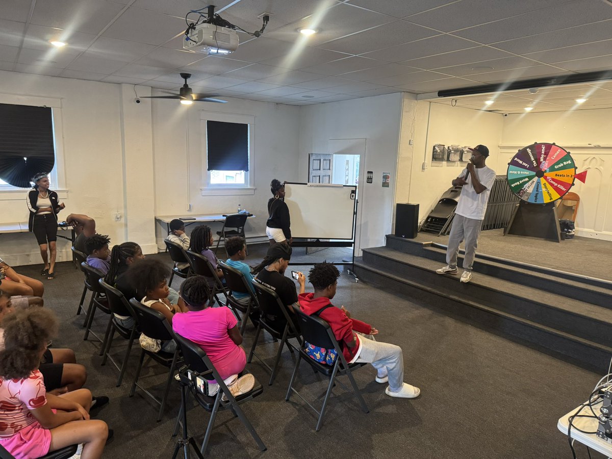 Real_DealRaps's tweet photo. Did a Rhyme cal event with the kids today 

They are big @HitmanHolla fans.  Super awesome experience https://t.co/LrUV2M0atg