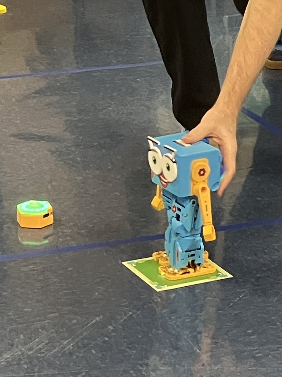 efwmaschool's tweet photo. Happy to attend #Tinycodersbigthinking @UTArlington
BIG thank you to all @weteachcs
#TACC @BootUpPD @RoboticalLtd team for continuing supporting educators & students with gratitude @efwmaschool
@dfwcsta
@javierfaguilar
#ITeachCS #AFEteacher #ITeachCode #ITeachCybersecurity https://t.co/YMN2jr1TNf