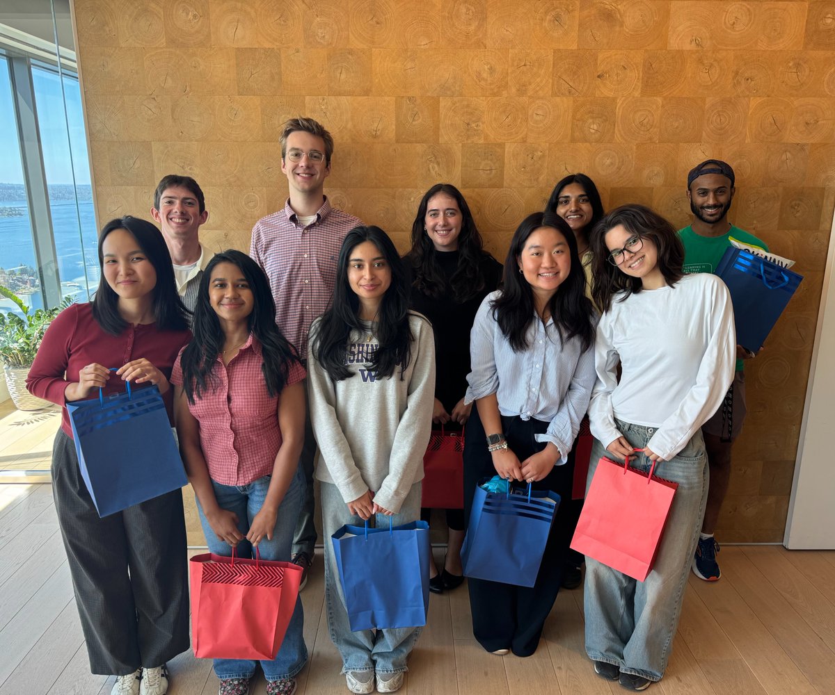 USAFacts's tweet photo. It's a fact: we have the best interns. On #NationalInternDay, we're celebrating all the ways they're helping us give Americans the data they deserve.

From building AI agents and running online workshops to digging into raw government data, we're so grateful for everything they do.
