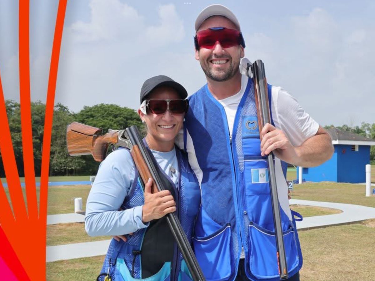 wijors's tweet photo. Que loquillos los de Guate

Guatemala presentó dos equipos en el TIRO FOSO, en donde los hermanos BROL compitieron entre sí con la ayuda de Abril y Adriana. 

Fernando Brol y Adriana Ruano ganaron el oro y Abril Soto con JP Brol ganaron la plata. 

31 a 27 fue la final. 

#juegoscentroamericanos  #juegoscentroamericanosydelcaribe