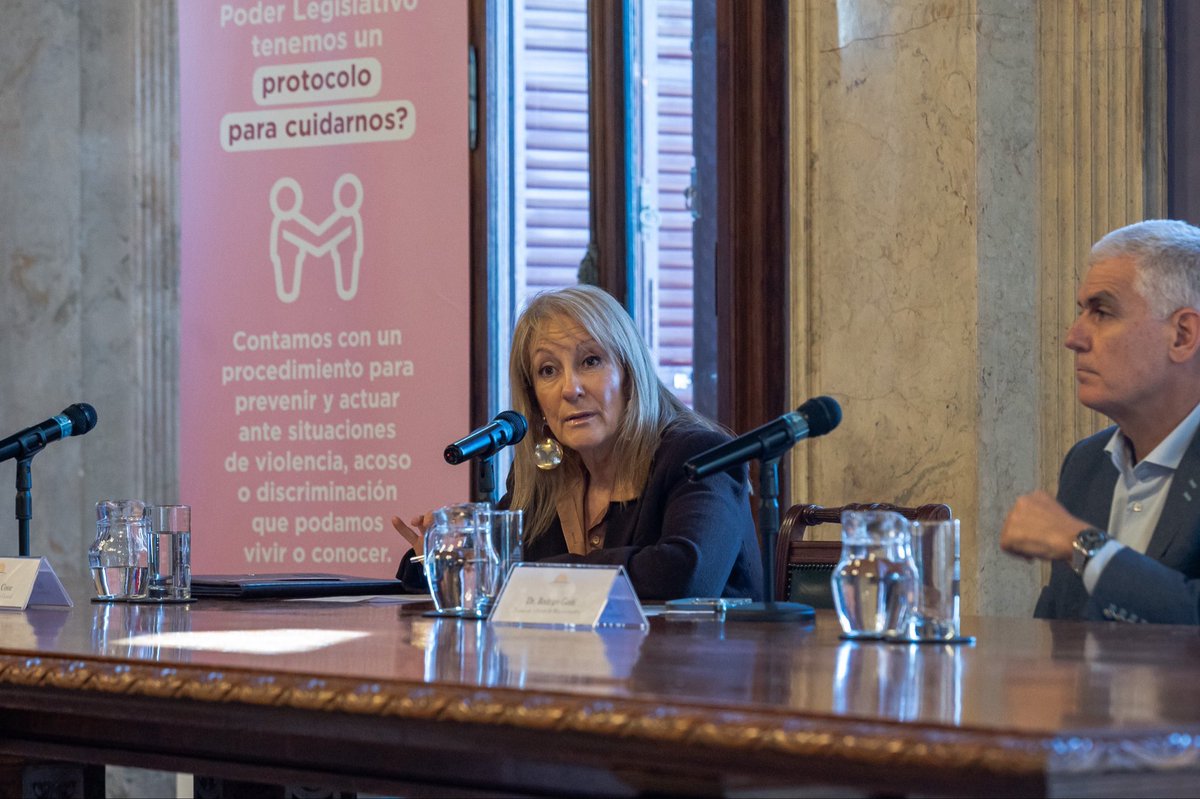 CosseCarolina's tweet photo. Presentamos el Protocolo para prevenir y abordar situaciones de violencia, acoso o discriminación en el Poder Legislativo.

📲 https://t.co/uMYGYs8rPd https://t.co/uOWPcYk9H2