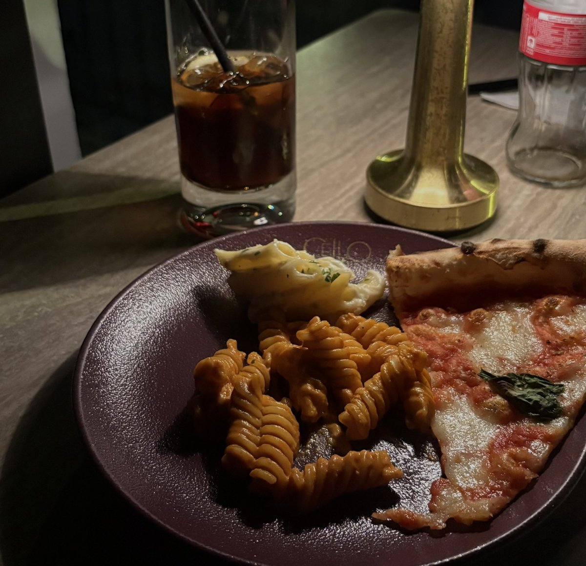 H110y1's tweet photo. 🍕🍝🌃🥂 https://t.co/CzEC0yGUGw