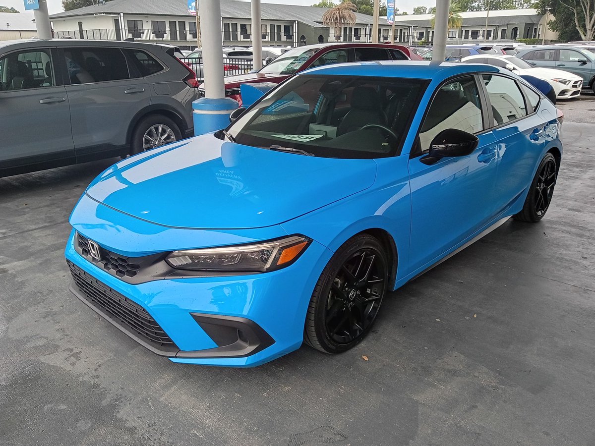 HauntFreak11's tweet photo. Greetings everyone please allow me to introduce you to Skyler.
- #NewCar #HondaCivic #OutWithOldInWithTheNew https://t.co/RIZggr6kzP