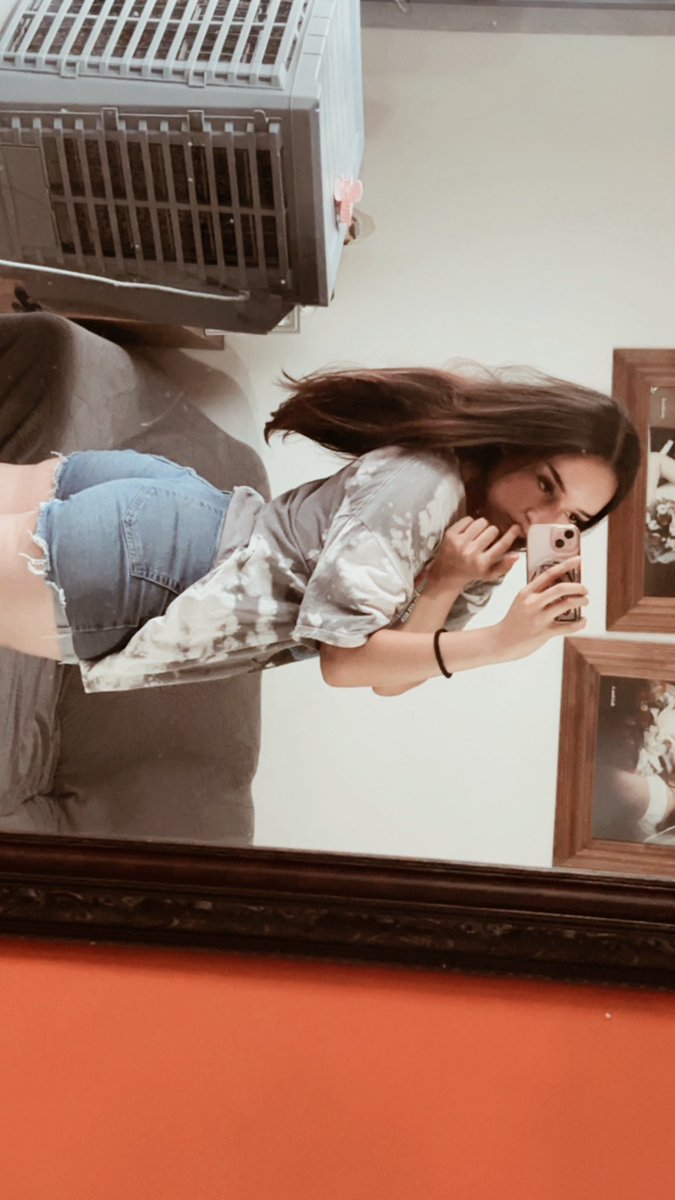 vaal2bleA's tweet photo. 💋 https://t.co/2xWMbUbdE1