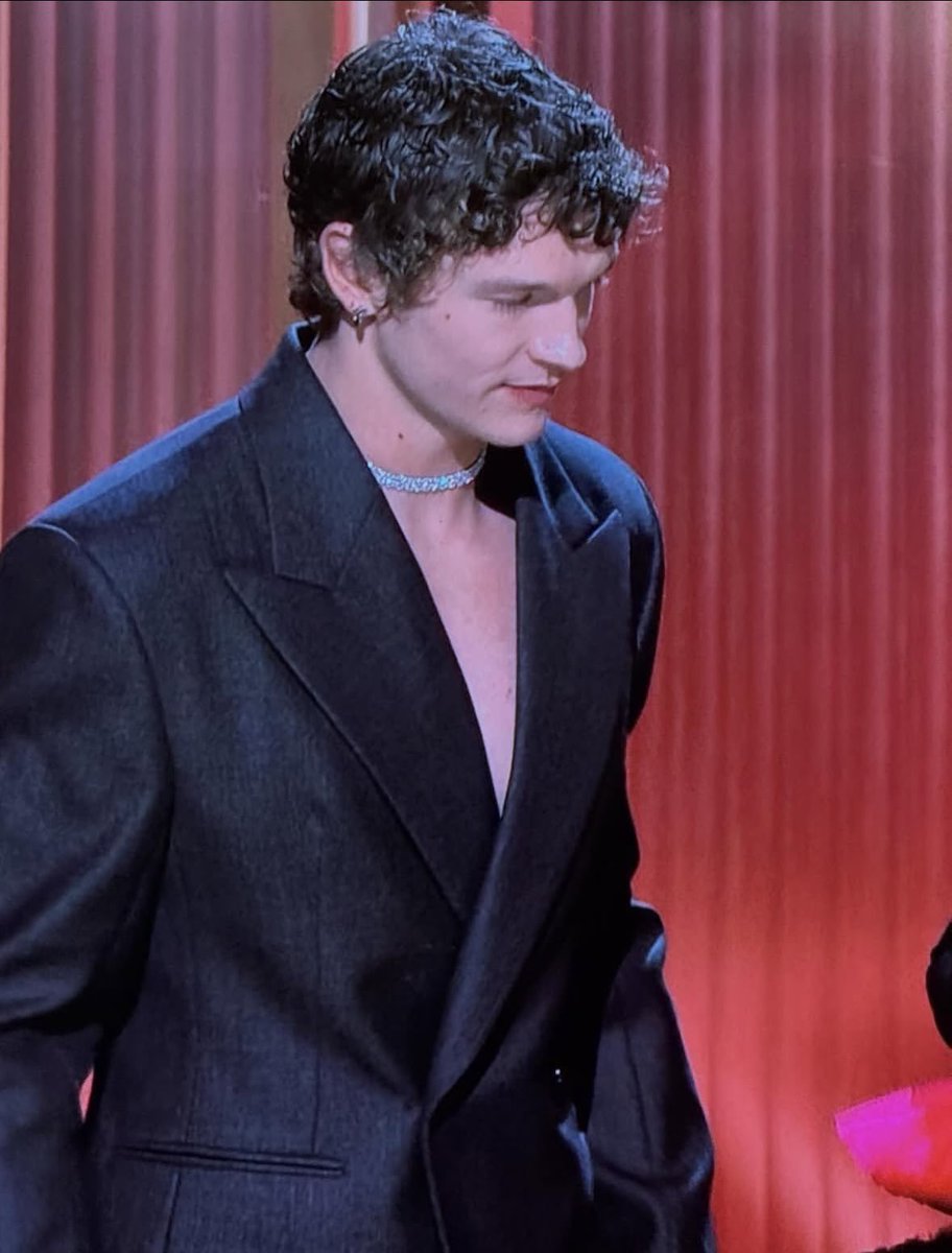 ilyaarozanovs's tweet photo. he was so happy to look like a prince https://t.co/MvMGhJN3zm