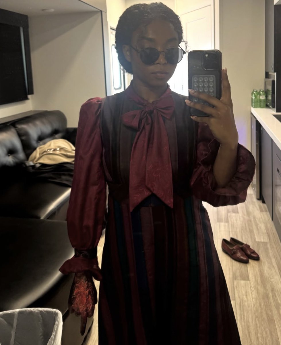 iwtvupdates's tweet photo. Delainey Hayles looks hauntingly beautiful as Claudia in new pictures she shared to her Instagram! https://t.co/ctcJC7M7XK