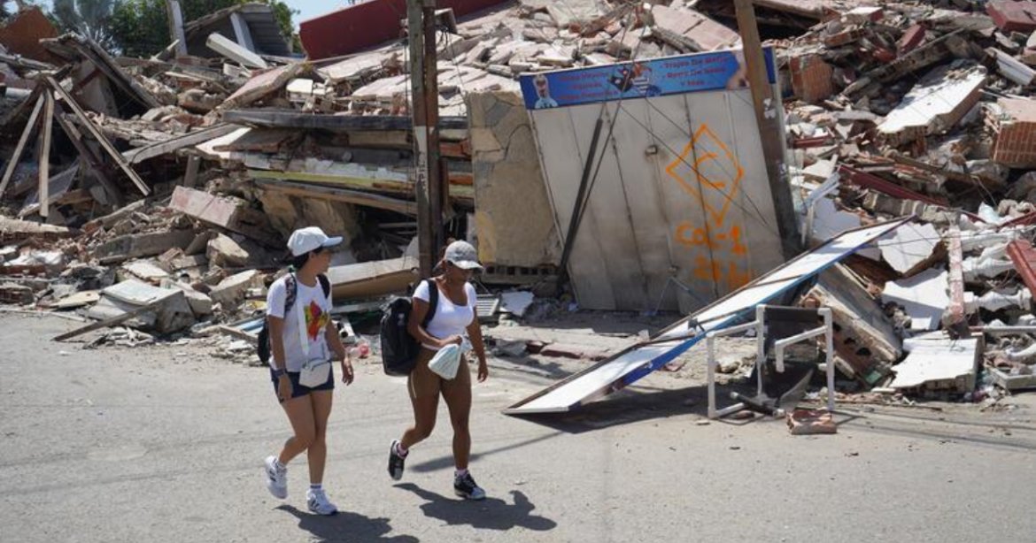 Cimacnoticias's tweet photo. A un mes del terremoto que devastó el norte de #Venezuela, las mujeres y niñas continúan enfrentando falta de acceso a servicios de salud sexual y reproductiva, incremento de violencia de género y la insuficiencia de recursos.
📲 https://t.co/7vvCLXBftn
#PeriodismoFeminista https://t.co/maqS5EFcUO