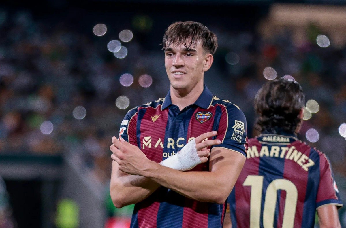 DataMB_'s tweet photo. 🇪🇸 Carlos Espí vs Top 5 League U23 Strikers, per 90

◉ Goals – 1st
◉ Non-penalty goals – 1st
◉ Goals per 100 touches – 1st
◉ Shot frequency – 1st
◉ xG outperformance – 1st
◉ Headed goals – 1st
◎ Goals + assists – 2nd
◎ NPG + A – 2nd
◎ Shots on target – 3rd
◎ Interceptions – 3rd

👉 https://t.co/ubbOuawiVO