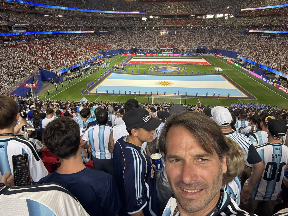 9dTebo's tweet photo. @cristiannmillo Estuve en ese partido gracias a dios un recuerdo increíble!!! https://t.co/qqibsXtSdE