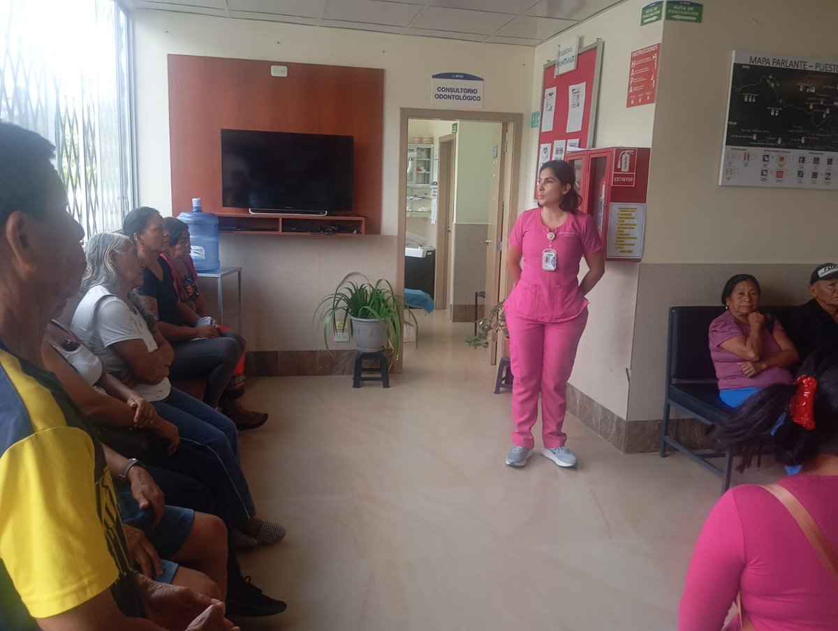 IESSNapo's tweet photo. #IESSteCuida 📢 | Con el objetivo de garantizar el acceso a la seguridad social, el equipo de @IESS_Napo y del @IESS_SSC informaron a los usuarios del Puesto de Salud El Pano, sobre los requisitos e importancia de la calificación como jefe de familia y dependientes.

👨👩👧👦🇪🇨 https://t.co/k8X4EeNP0L