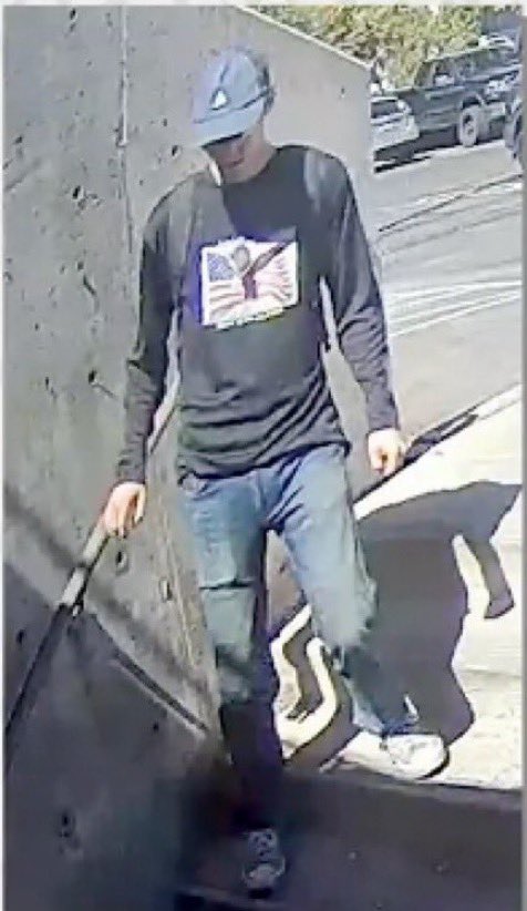 _Cancelcloco1's tweet photo. So, I never questioned that the person on the roof was the guy in the stairs until we see the video and dude on the roof looks like he’s wearing a hood/black jacket or poncho????

Ummm… these are supposed to be the same outfit…

Oh and he’s carrying a rifle btw… https://t.co/8Hhkk8tnvT