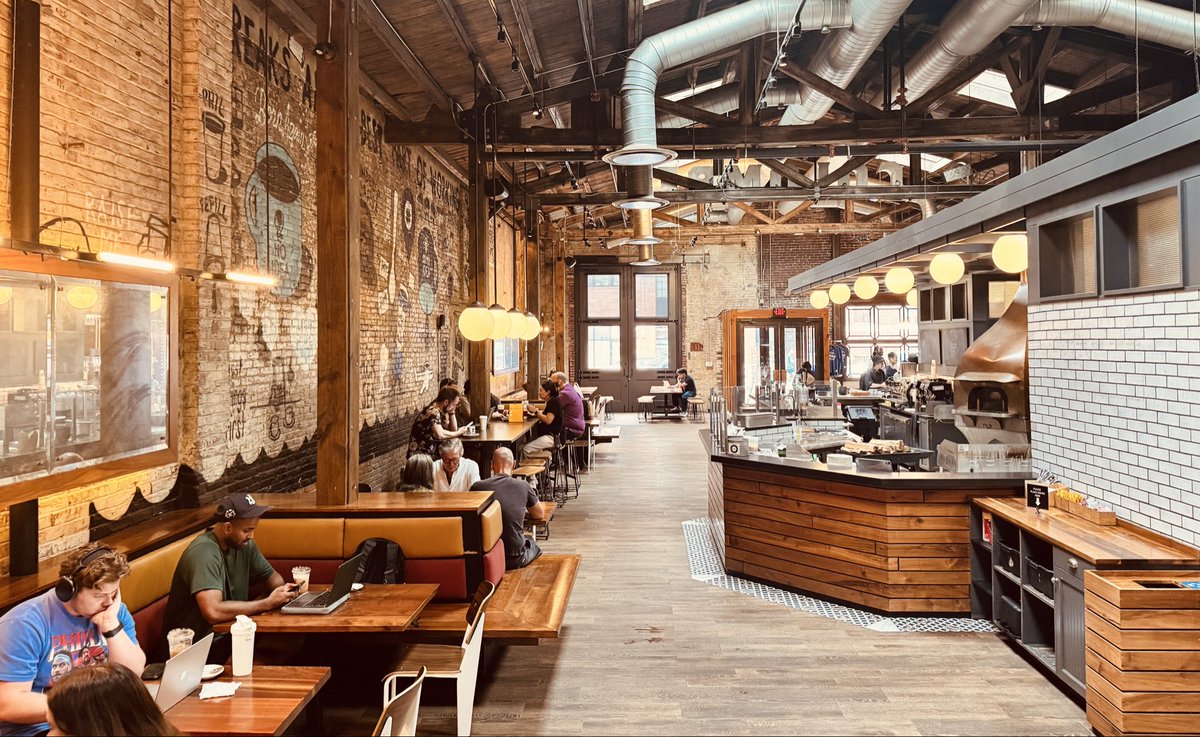 andycontigiani's tweet photo. Best coffee shop in #America. @LaColombeCoffee #fishtown #philadelphia https://t.co/BhfGYQZ7Dp