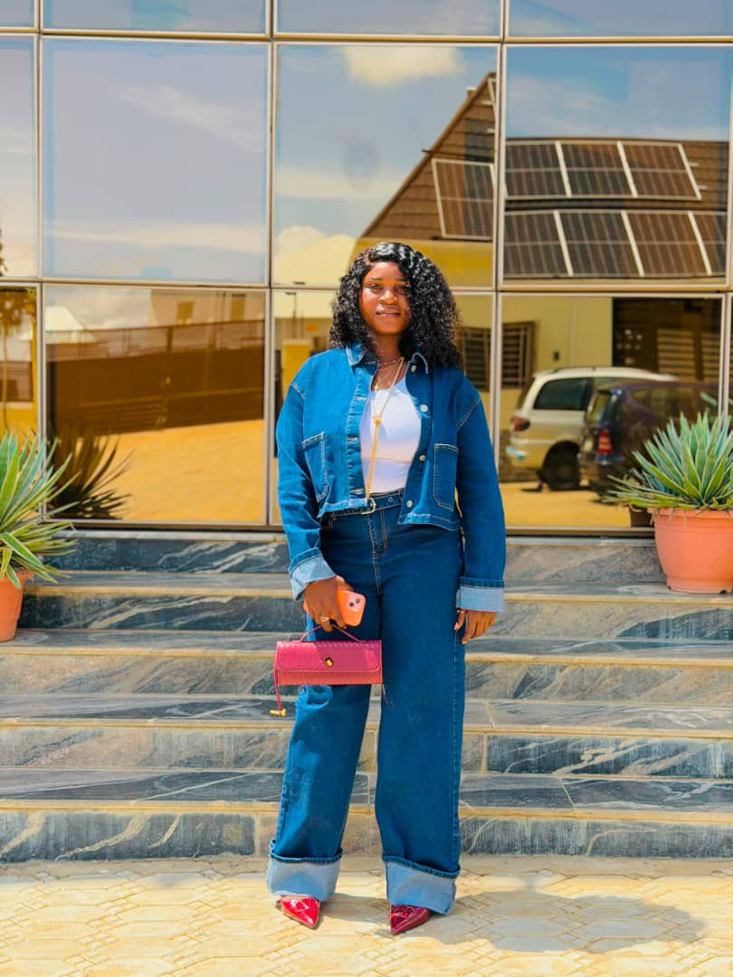 naubstar's tweet photo. Excerpt from Denim on Denim 

🙂‍↔️🔥🔥🔥🔥 https://t.co/uXgjONNXXf