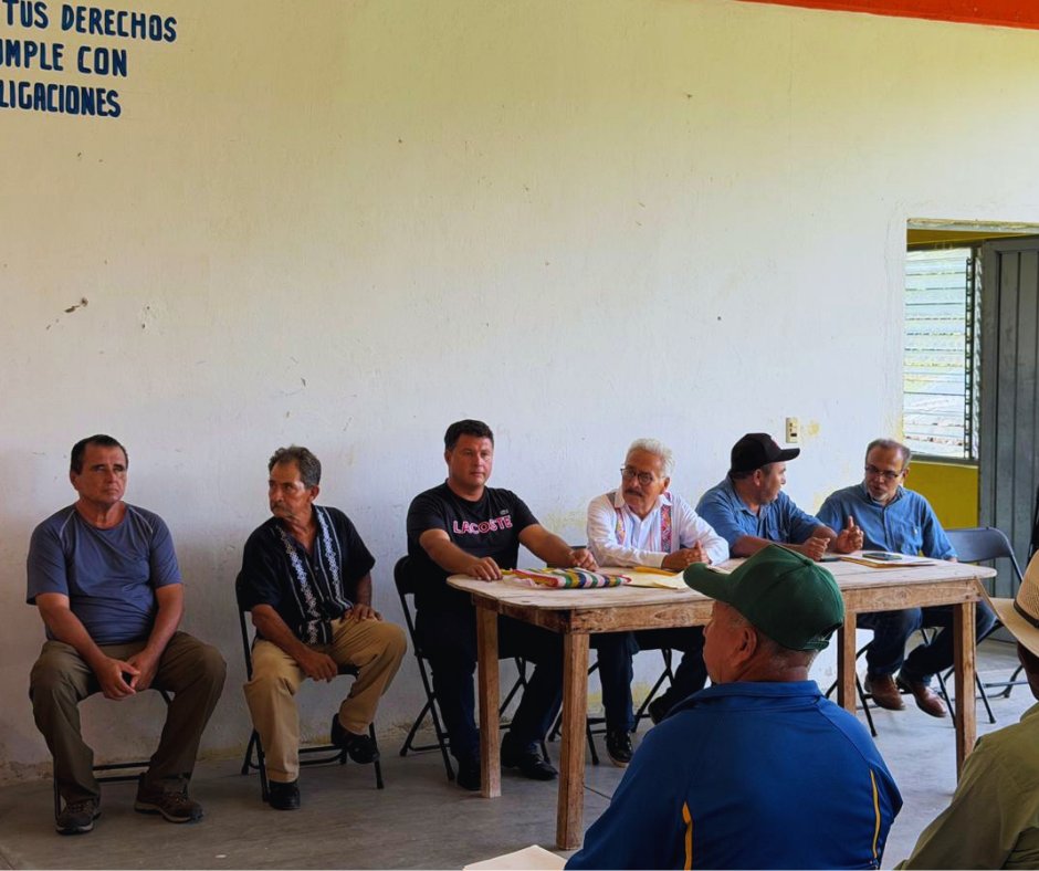 HctorSnche2284's tweet photo. La electrificación cambia vidas. Agradezco la invitación para acompañar el arranque de la obra en La Calera, Arriaga, Chiapas. Seguimos trabajando para llevar energía y bienestar a más familias. https://t.co/2mtglL3xey