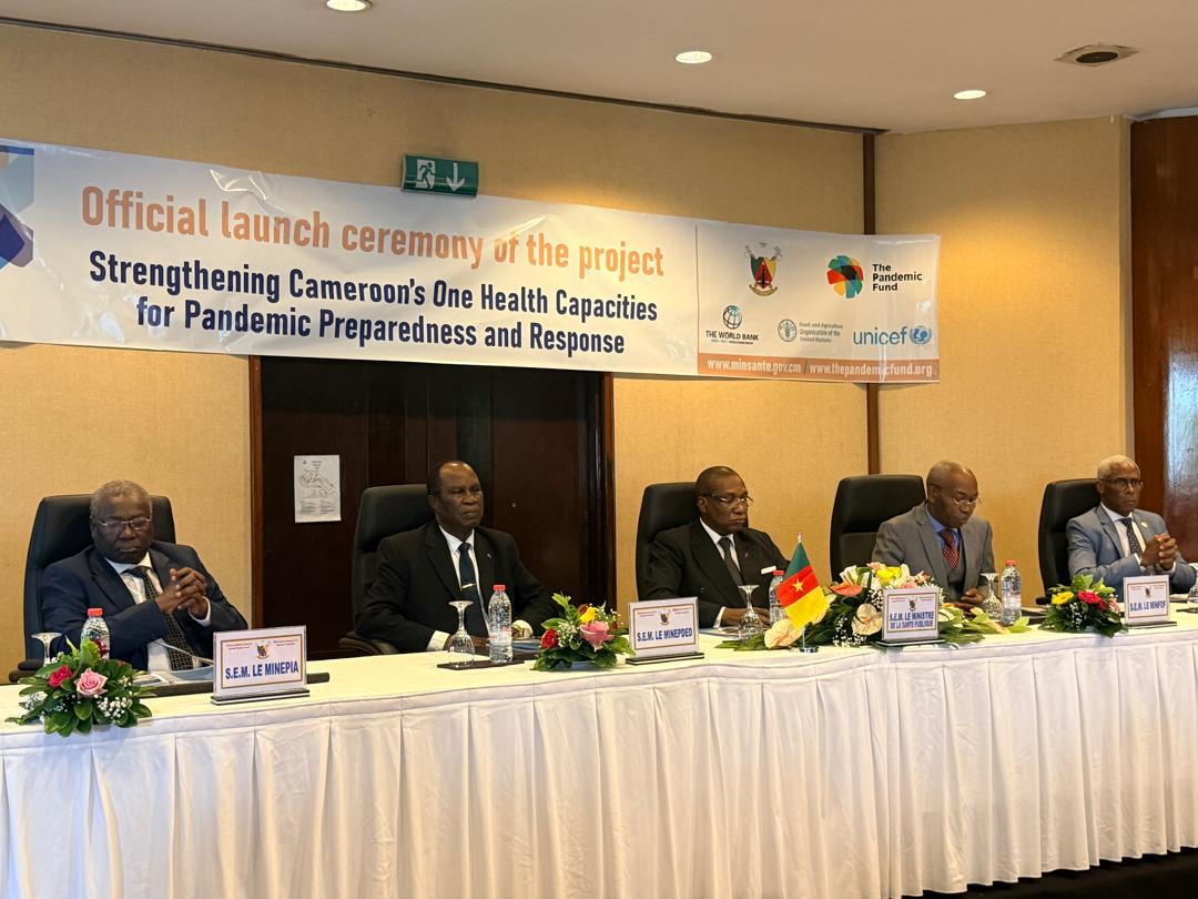 AkameCecile's tweet photo. Avec ses 105.000 bénévoles présents sur l'ensemble du territoire national, la @CroixRougeCam contribuera au #PandemicFund par la sensibilisation, l'engagement communautaire, la veille des risques sanitaires et l'appui à la riposte. #resilience https://t.co/lsUNZ4WyWk