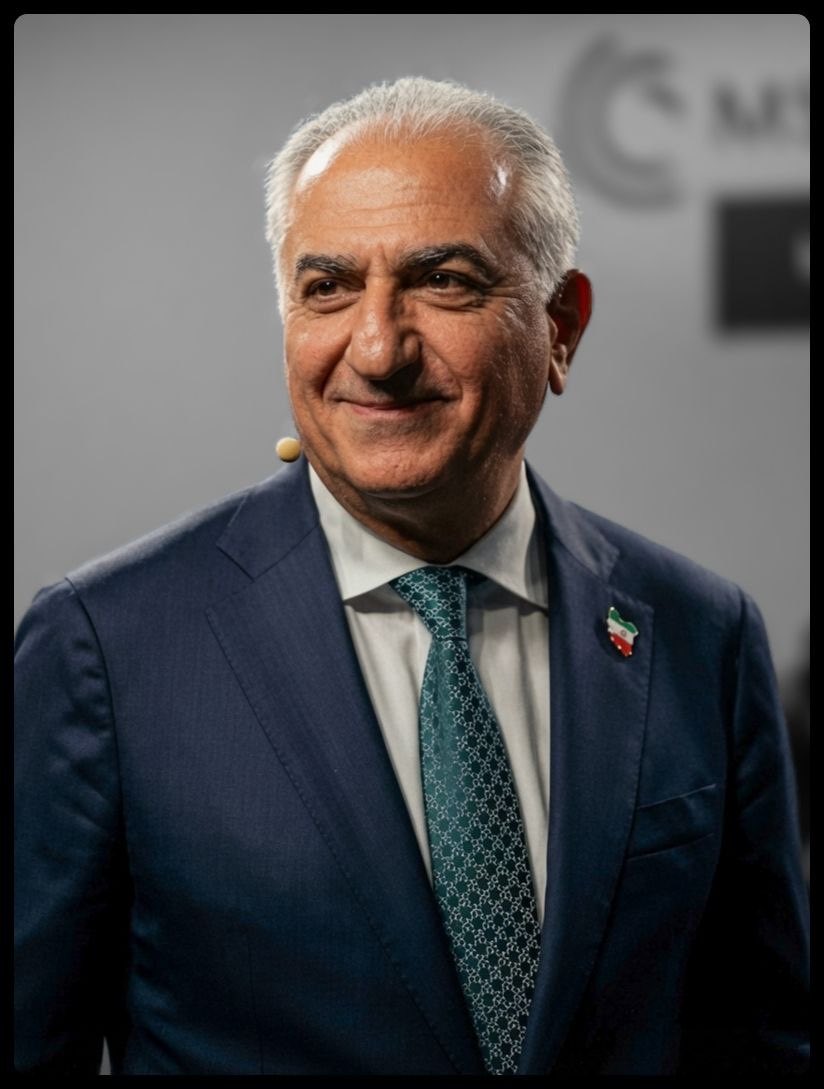 Hoorieh81's tweet photo. ایران بیدار است از شمال تا جنوب، از شرق تا غرب کل ایران سرباز شـاه است.✌️ #KingRezaPahlavi‌ ‌ https://t.co/5lTNky56Fw